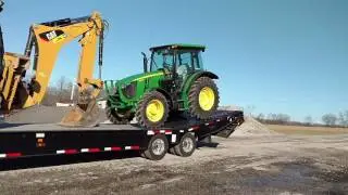 KW T800 Wide Hood & Fontaine Traverse 40 Ton Hydraulic Tail Trailer