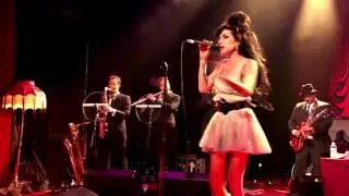 AMY WINEHOUSE - Tears Dry on Their Own