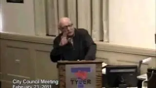 Sam Snyder addressing the Tyler City Council