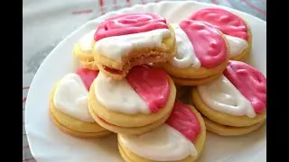 Recipe: Hanseaten - German Frosted Sandwich Cookies