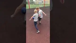 Финты с мячом Гера и Трофим   