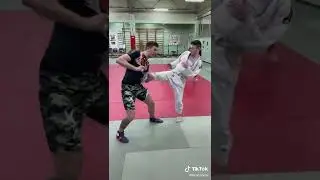 урок самообороны 