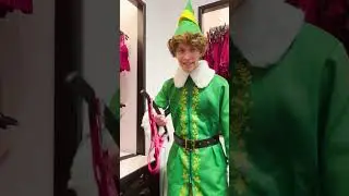 Elf At The Mall (then got kicked out😭)