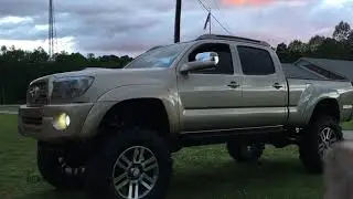 Toyota Tacoma 38.5/13.50/20 Super Swamper Boggers