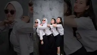 Ide Pose Self Photo Studio Bareng Bestie #AR_Project