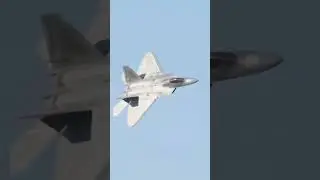 Amazing F-22 Raptor Super Maneuverability. 😍😍