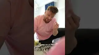 Во сколько лет у тебя выпал первый зуб? У крис в 5)