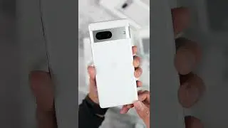 Unboxing the Pixel 7 in White (Snow)