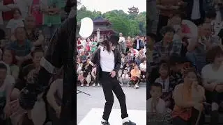 who did perfect move #who is it 🤔🤫🤯do we find! wait for Michael Jackson#michaelzaxon#michaeljackson