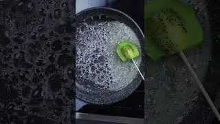 Тангулу из киви 🥝 - китайская уличная еда. Рецепт в описании ⬇️