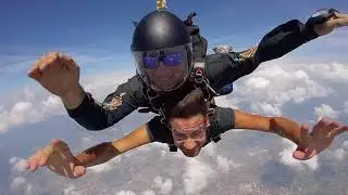 Skydiving: Mi lancio da 4300m...ecco cosa succede!!