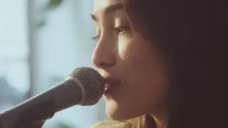 Mina Okabe - Walk Away (Live at Mr. Larkin)