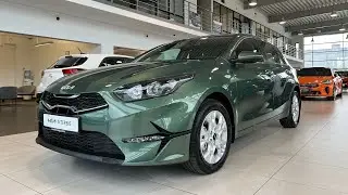 Kia CEED 2022 - Porównanie wersji M / M + SMART [1.5 T-GDI 160KM 6MT] InfraRed/ExperienceGreen