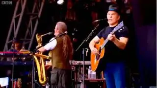 Paul Simon - 50 Ways To Leave Your Lover - Live at Glastonbury