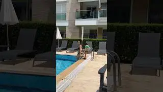 Anne olmak böyle işte😂 Haziran gelmeden havuza soktu beni🫠 