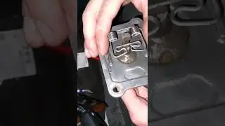 установка пружинки ручки раздатки 