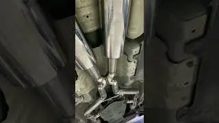 Установленный выхлоп на Nissan Fuga