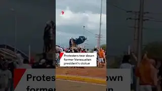 Protesters tear down former Venezuelan presidents statue