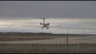 Canadair Challenger 604 Landing