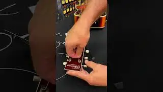 Меняем струны на гитаре на  Мозеръ
