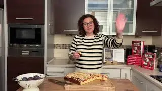 Difficult made easy - Polish cake with plums and crumble