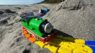 Thomas & Japanese Trains ☆ Sand Mountain Gimmick Outdoor Edition