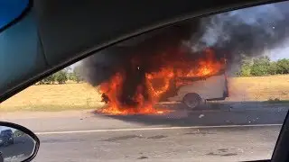 На трассе Кинель-Самара сгорел автобус