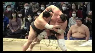 Terunofuji fighting well but slowly waving goodbye