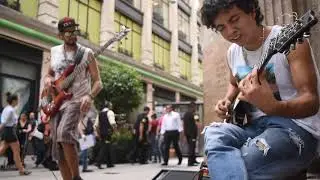 Nothing else matters - Amazing street guitar performance - Cover by Damian Salazar