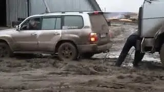 Джип тянет фуру(супер видео)...