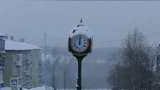 Город Губаха, Дневной перезвон, 12 часов дня, Арт - объект Часы, Дворец Культуры Северный, Пермский