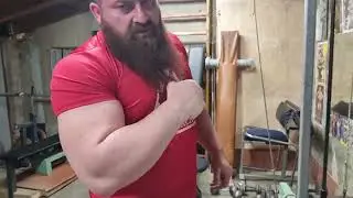 Genadi Kvikvinia vs Devon Larratt