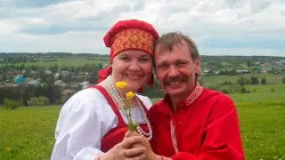 Хочу я миленький тебе понравиться, песня под гармонь. Поют Андрей и Галина Толстиковы.