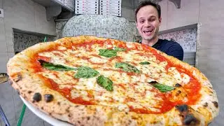 Most EXTREME Street Food in Italy - The ULTIMATE Street Food Tour of Naples w @CulinaryBackstreets !