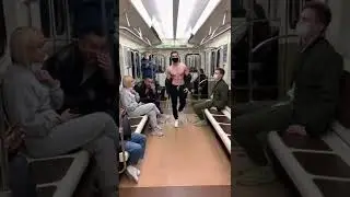 ПРАНК В МЕТРО/СНЯЛ РУБАШКУ/РЕАКЦИЯ 