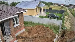 Ужас! Человек залез под ковш экскаватора и погиб! Будьте осторожнее! Спецтехника не игрушки!
