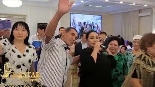 Алтынай құшақтағысы келген ағаның қолын қағып жіберді.