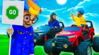 Compilation : The Kids drive toy vehicles 🛻