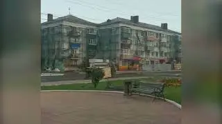 В Холмске из-за ветра остановка решила, что она маршрутка, и уехала