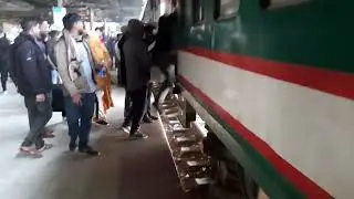 Dhaka railway station, ঢাকা রেলওয়ে স্টেশন,  ট্রেনের সিট বাসের সিটের মতো, রেলওয়ে স্টেশন