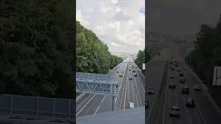 Случайные машины  на дороге в Москве