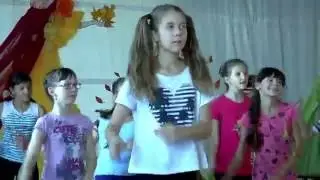 День учителя.  5 класс удивляет.