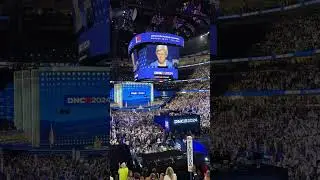 Elizabeth Warren moved to tears amid standing ovation