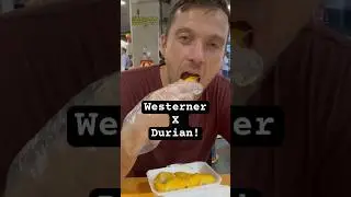 🇸🇬 Westerner Tries Durian 😂 #singaporefood #hawkerfood