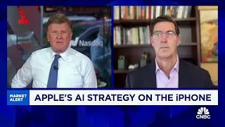 The next step in Apple's evolution is bringing AI to the masses, says Bernstein's Toni Sacconaghi