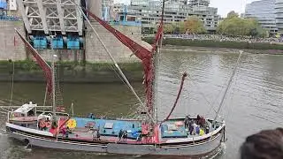 EXTRAORDINARY MOMENT: Tower Bridge Lifts for Boats — You Won’t Believe the View!