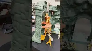 One Sixth Scale Castle Greyskull MOTU!