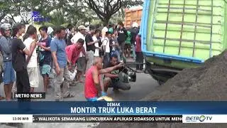 METRO NEWS - Lakalantas, Truk Terguling Timpa Minibus di Demak