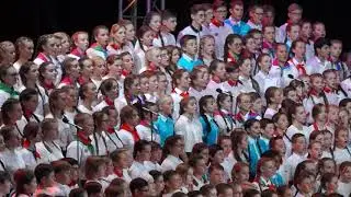 Артек. Большой детский хор поёт песню 