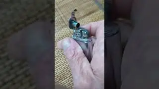 Бензиновая зажигалка брелок.